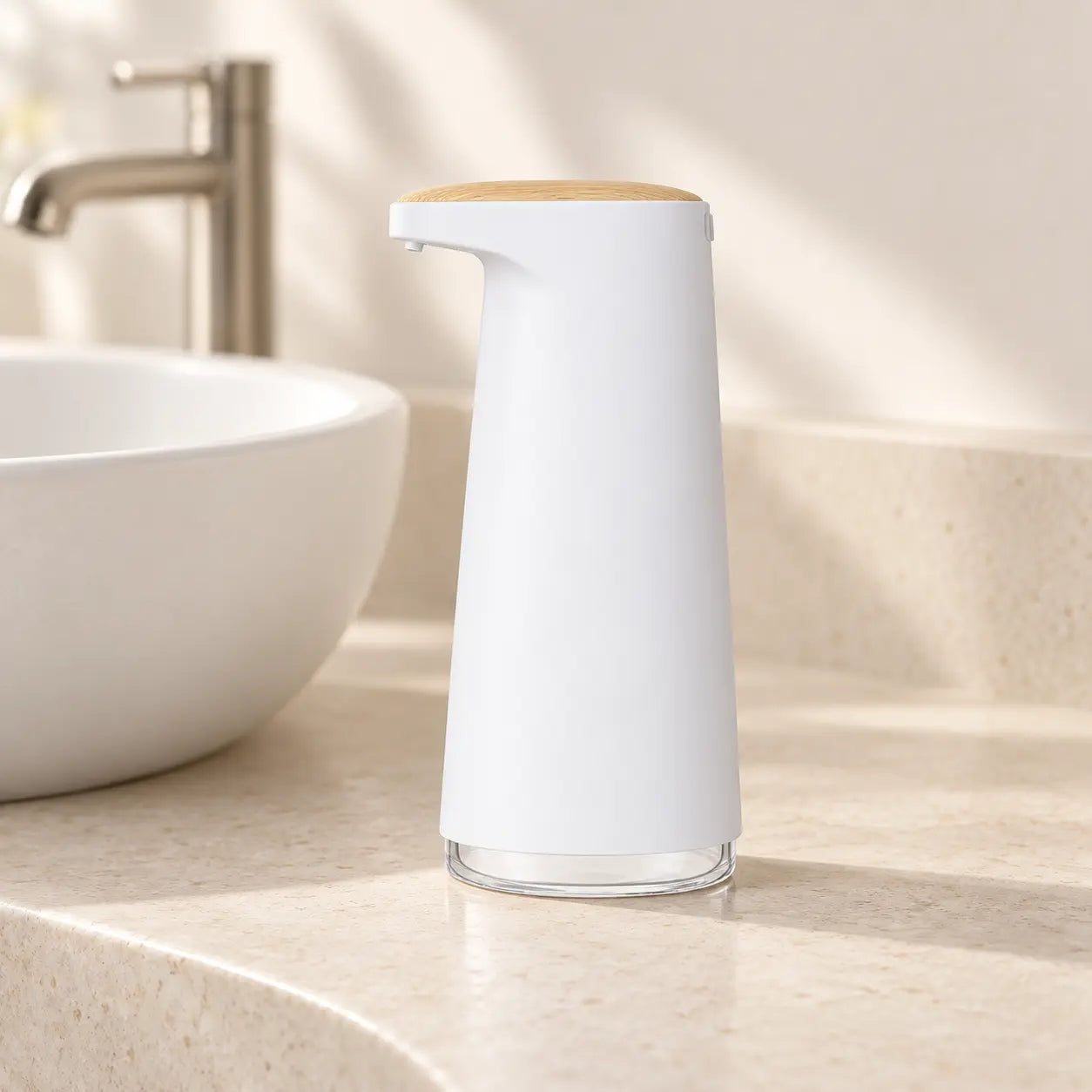 SmartFoam blanco con acabado efecto madera, junto a un lavabo sobre una encimera clara