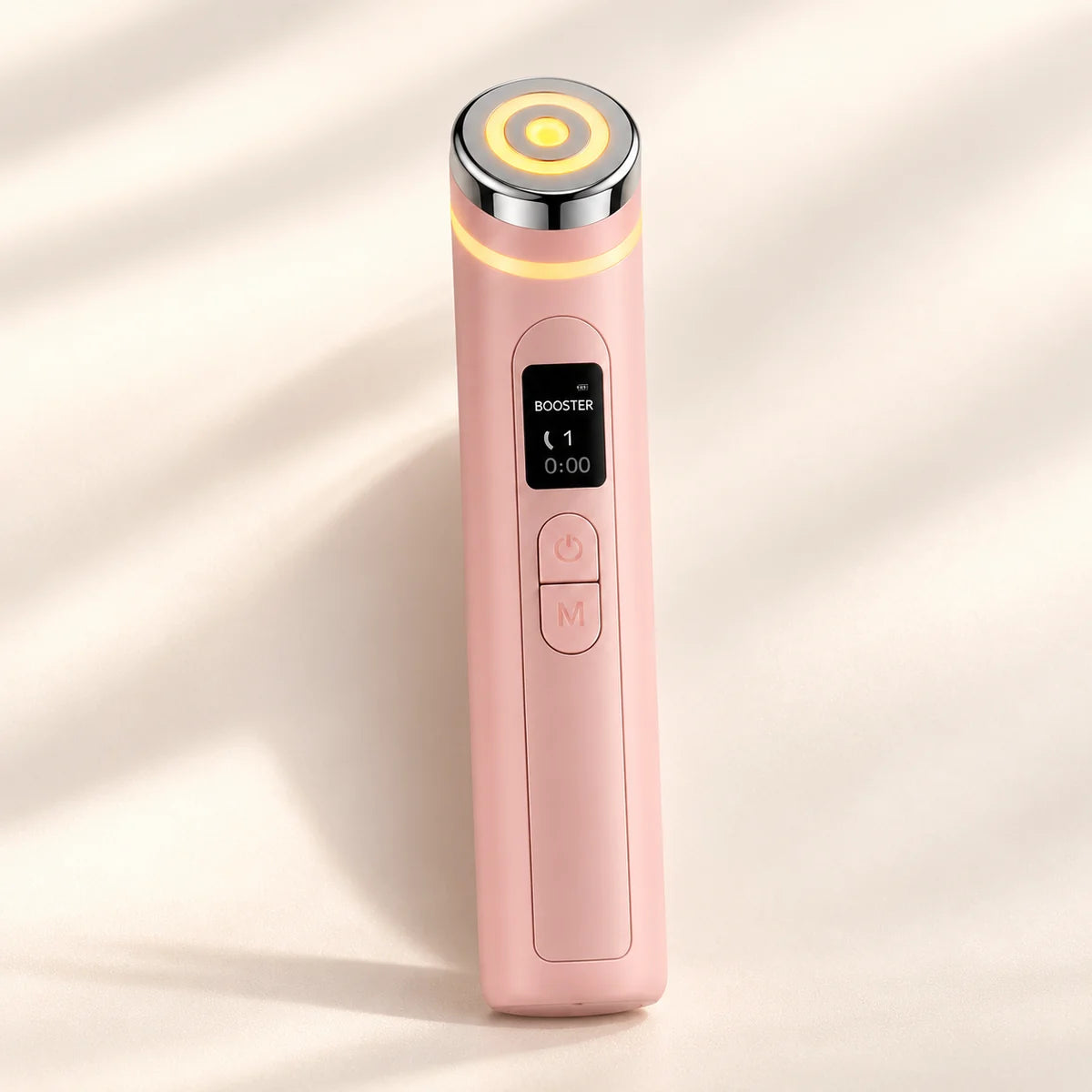 Representación editorial de Skin Booster Pro con el modo BOOSTER y el indicador amarillo